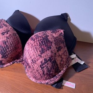 2 Victoria Secret Push Up Bras